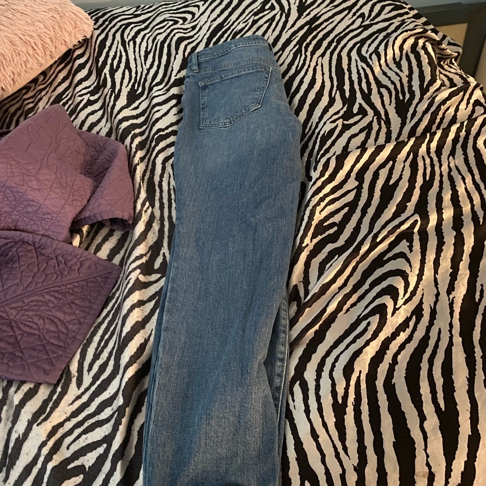 Medium wash ripped jeans - Picture 4 of 4